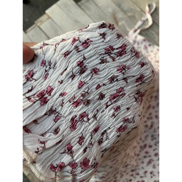 Paper Crane Floral Top Size Medium - Picture 5 of 5